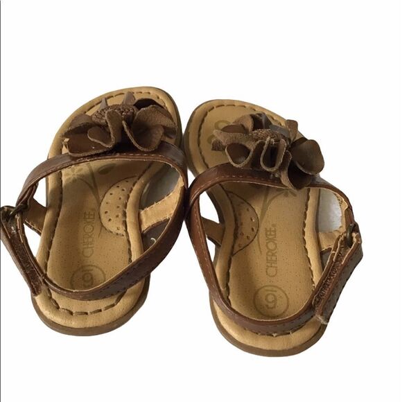 Cherokee Leather Flower Thong Sandal - Picture 4 of 6